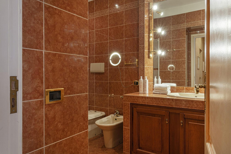 Room 4, La Finestra su Via Roma by Wonderful Italy, Genova