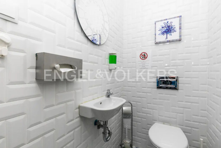 Bathroom 3, Av. António Augusto de Aguiar 56, Lisbon