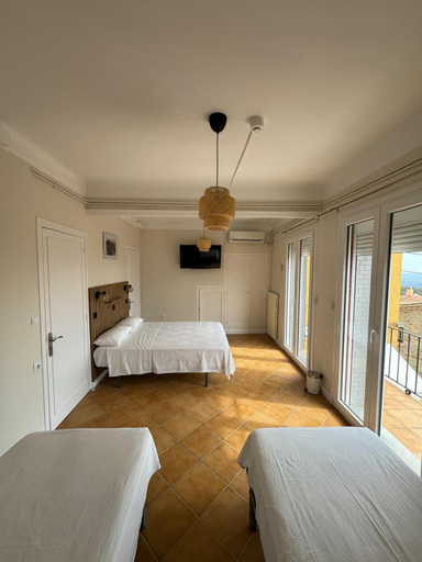 Others 4, Hostal Restaurant Casa Comaulis, Girona