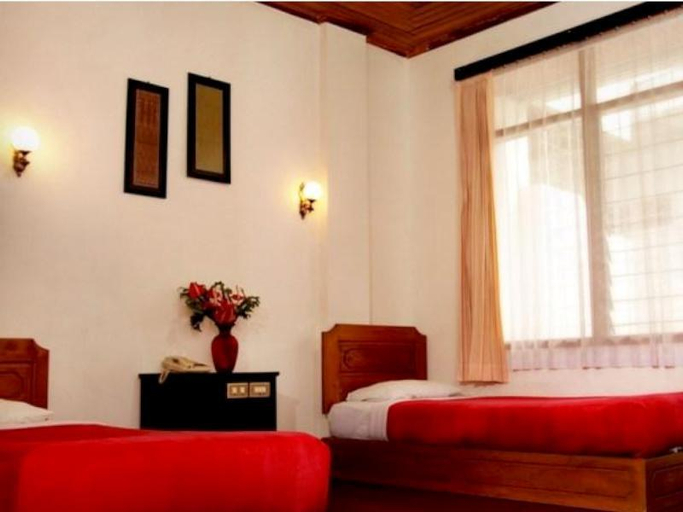 Bedroom 3, Ambun Suri Hotel, Bukittinggi