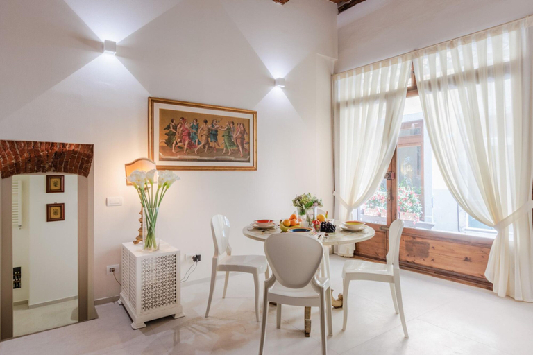 Room 5, Casa Smart in Lucca With 1 Bedrooms and 2 Bathrooms, Lucca