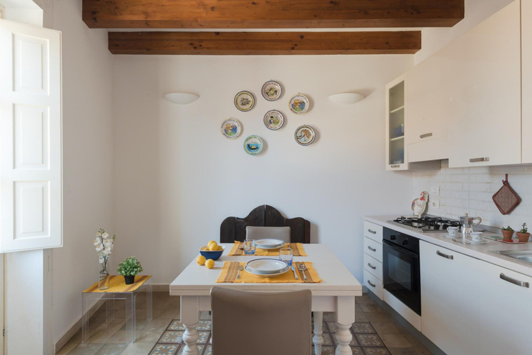 Room 3, Aretusa Apartment With Balcony by Wonderful Italy, Syracuse