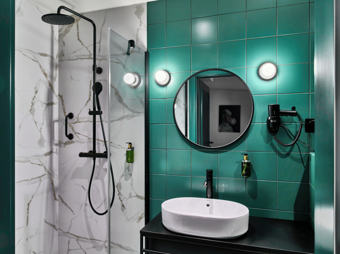 Bathroom 8