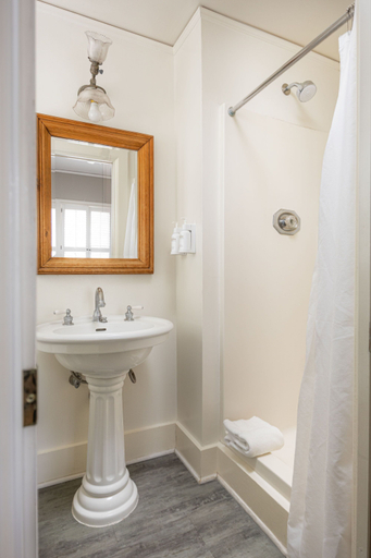 Bathroom 3, The De La Vina Inn, Santa Barbara