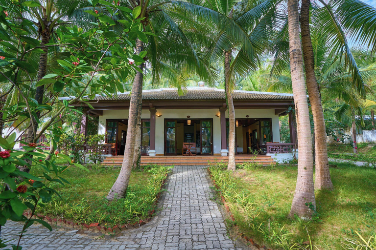 Exterior 2