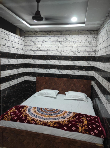 Others 5, Sunil Niwas, Mathura