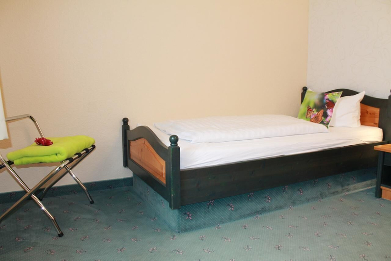 Bedroom 2, Zur Kaiserpfalz, Burgenlandkreis