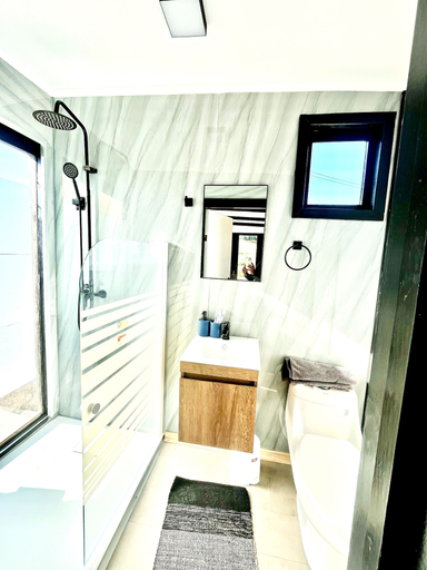 Bathroom, Tiny home by casadomo, San Antonio