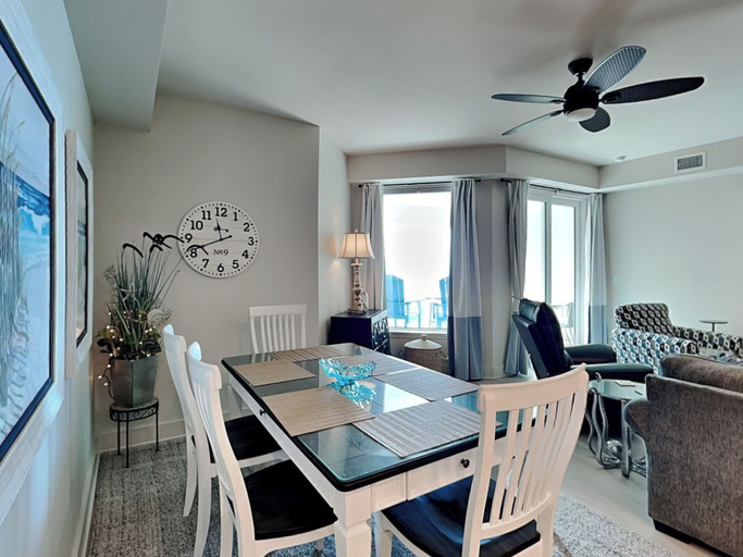 Room 2, Sea Glass by Southern Vacation Rentals, Baldwin