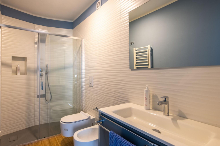 Room 4, Azul With Balcony Alla Cala by Wonderful Italy, Palermo