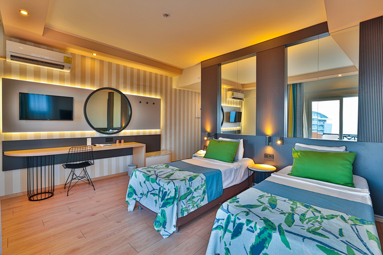 Bedroom 3, Eos Beach Hotel, Alanya