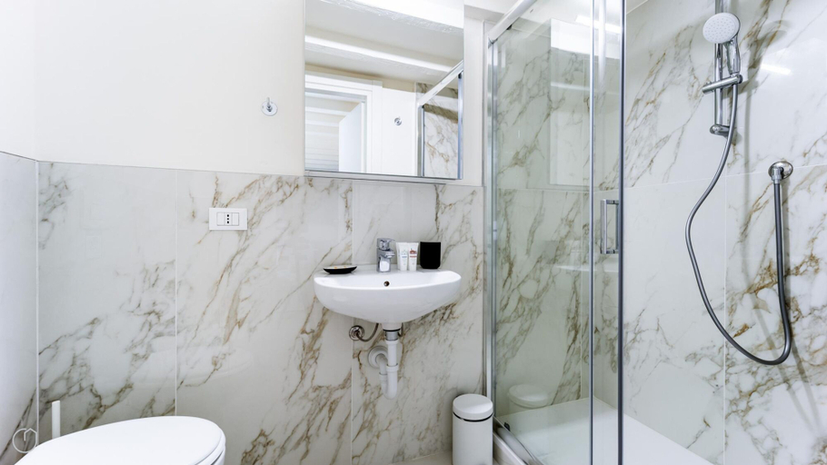 Bathroom 4, Italianway - The B Village Standard - M5, Milano