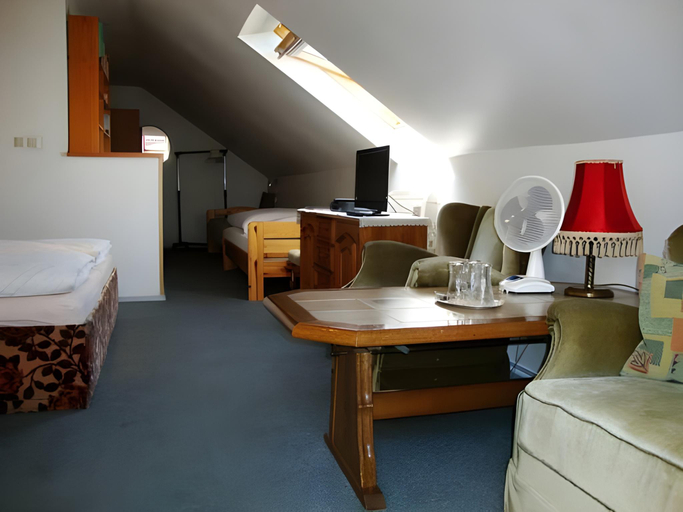 Bedroom 6
