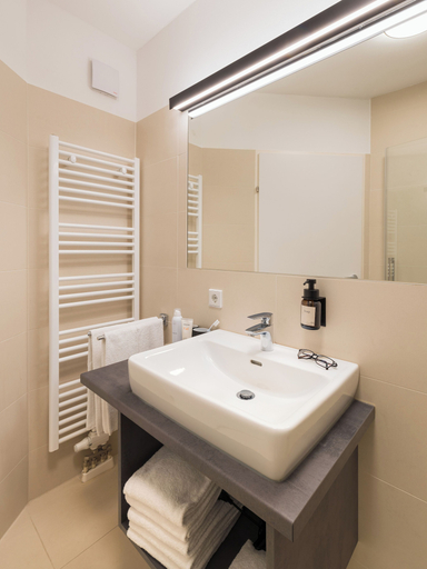 Bathroom 4, URBAN ISLAND - Riverside Apartments, Wien