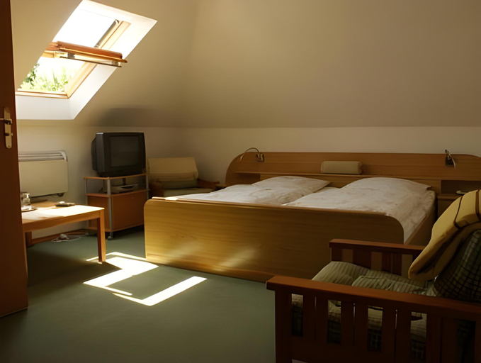 Bedroom 12
