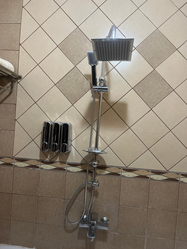 Shower 4, الدار الجميلة دار هند تبعد عن الحرم 12 دقيقة, Al Madinah Al Munawwarah