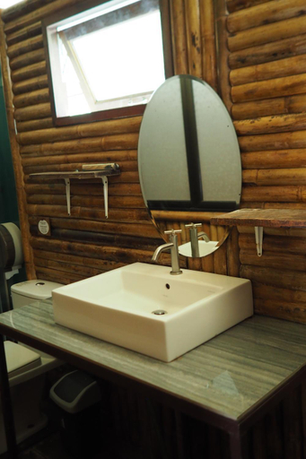 Bathroom 3, PraiwanRaftHouse แพไพรวัลย์, Ban Ta Khun