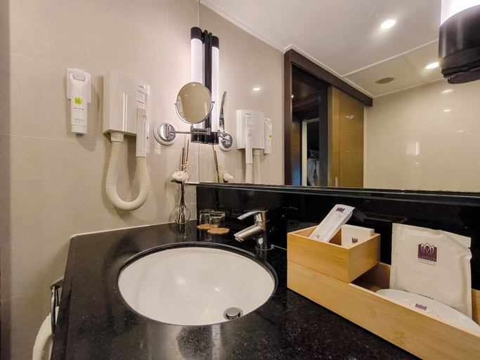 Bathroom 4