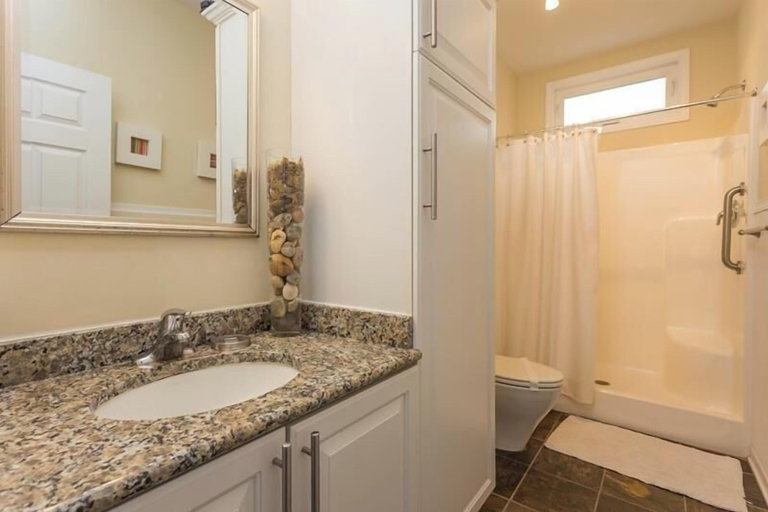 Bathroom 3, Munson Street 310, Sussex