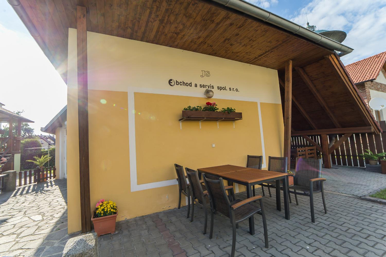 Others 3, Penzion Na Kopecku, Jindřichův Hradec