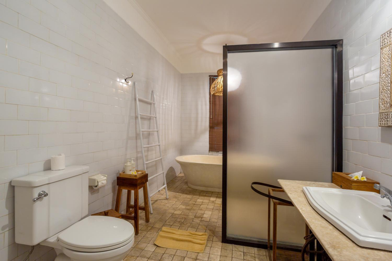 Bathroom 9