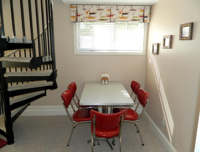 Others 4, Delaware Avenue 16B, Sussex
