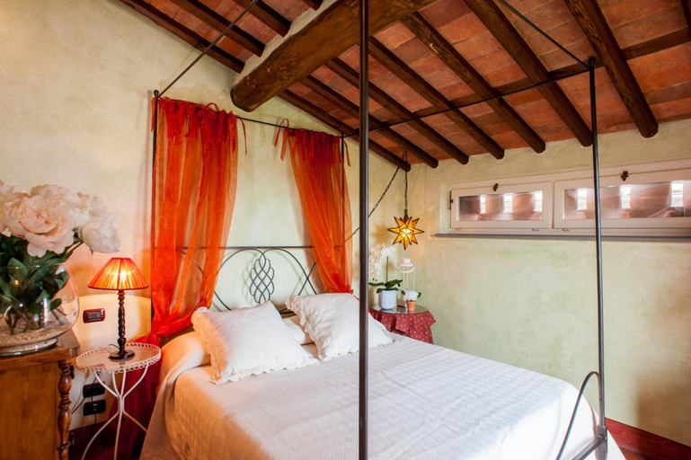 Bedroom 5, Villa Pallina in Aquilea, Lucca