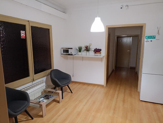 Others 2, Hostal Muntaner, Barcelona