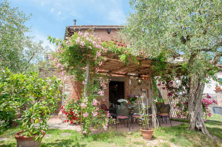 Exterior & Views 2, Villa Pallina in Aquilea, Lucca