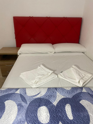Others 5, Hostal Granvia 628, Barcelona