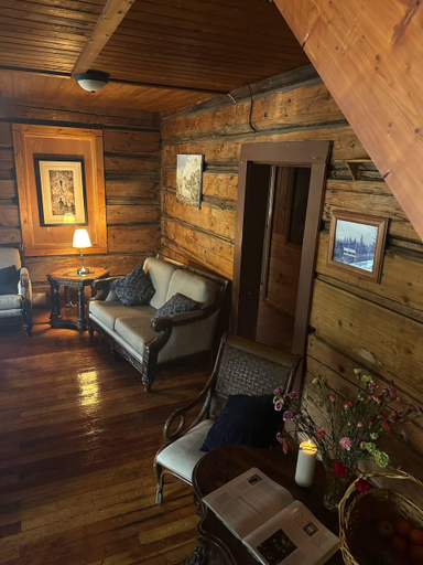 Public Area 3, Rustic Beaverfoot Lodge Woodland Cabin, Columbia-Shuswap