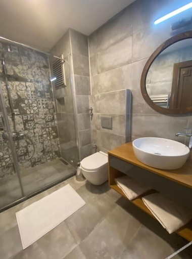 Bathroom 5, In Ephesus Otel and Art Galery, Selçuk