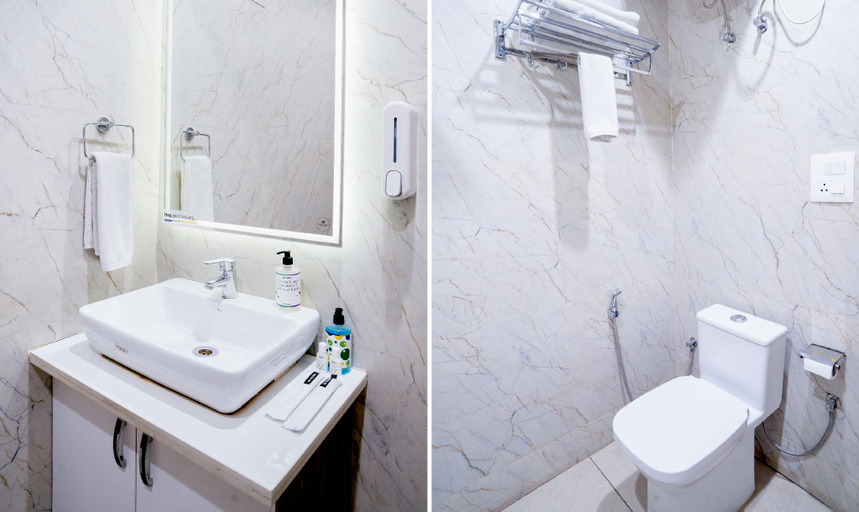 Bathroom, Treebo White Sand, Dehradun