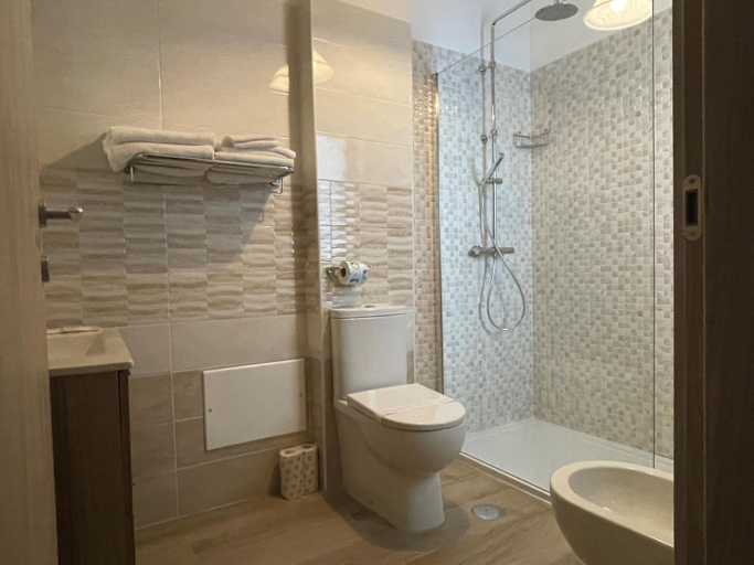 Bathroom 4, Hotel Ristorante Mareblu, Cosenza