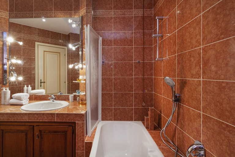 Room 5, La Finestra su Via Roma by Wonderful Italy, Genova