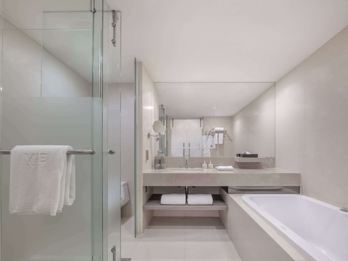 Bathroom 15