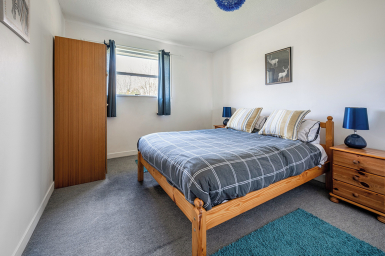 Room 3, 2 Bed Chalet - Sleeps 4 - River and Mountain Views, Highland