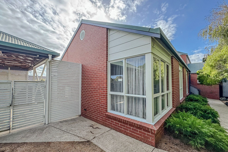 Exterior & Views 2, StayAU Gorgeous 5BR BBQ Home Geelong, Bellarine - Inner