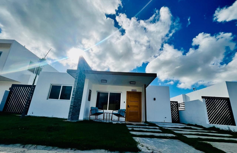 Exterior & Views 2, 4BR 14 pax Twin Villa-Bbq & private pool, Salvaleon de Higuey