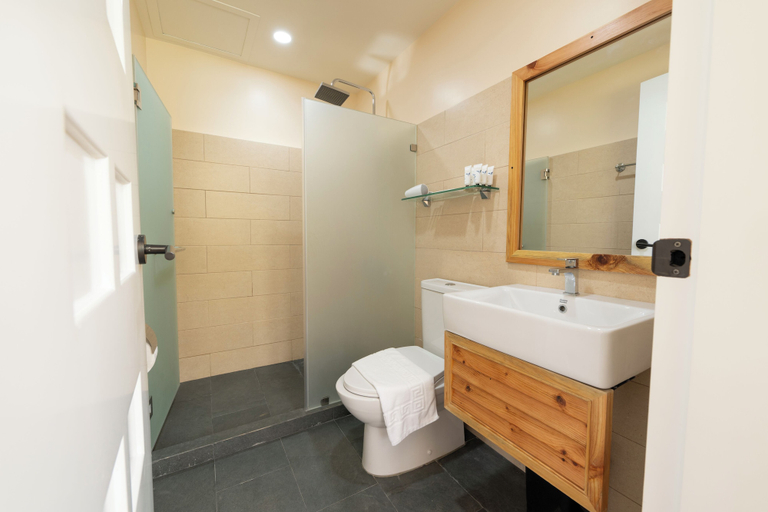 Bathroom 3, The Brent Guest House, Baguio City