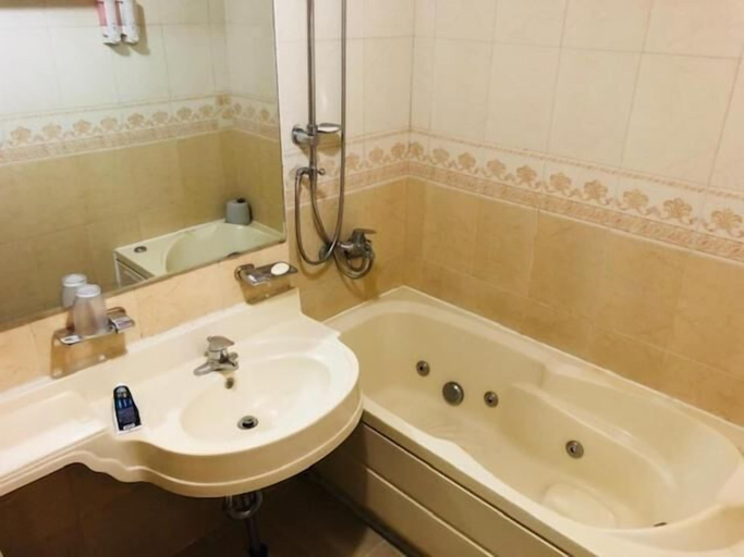 Bathroom 5, Hotel Swiss, Jongno