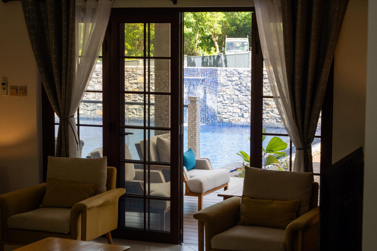 Others 4, L'Etang Residence