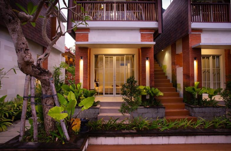 Exterior 15