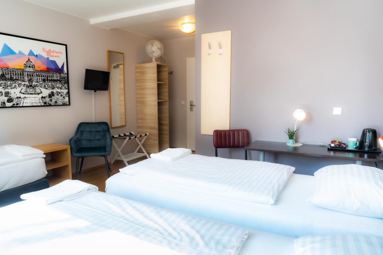 Bedroom 3, St. Christopher's Inn Vienna, Wien