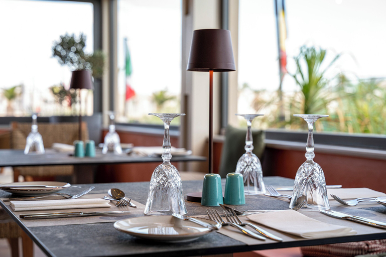 Food & Drinks 5, Akti Coast Club, South Aegean