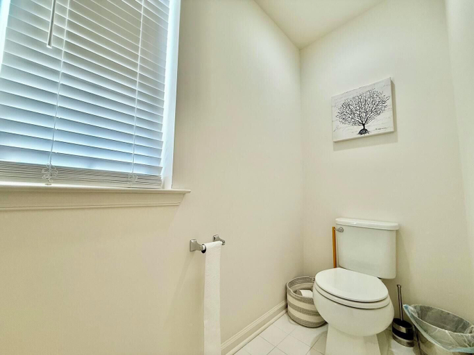 Bathroom 3, Cross Gate Road 38074, Sussex