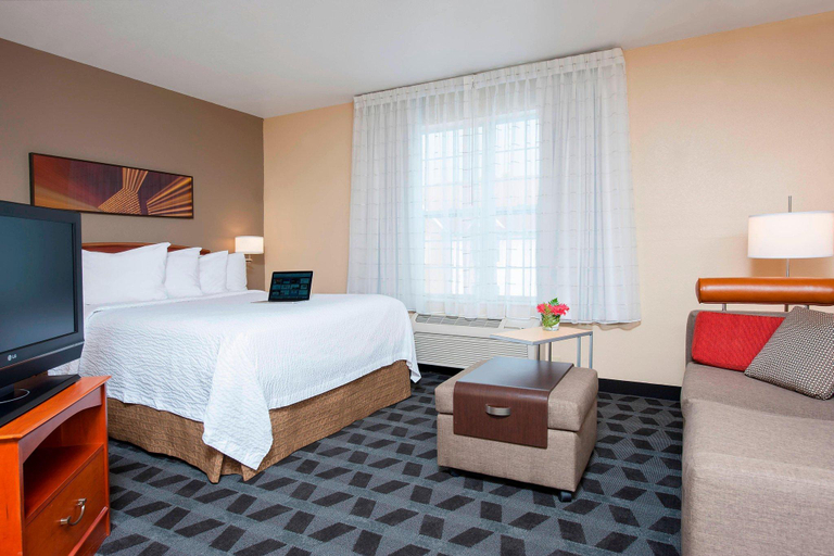 Bedroom, TownePlace Suites Indianapolis Keystone, Marion