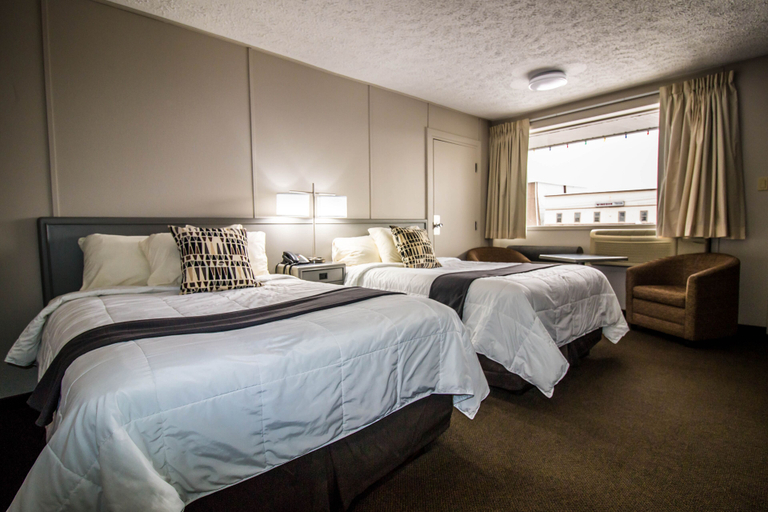 Bedroom 2, Companion Hotel Motel, Cochrane