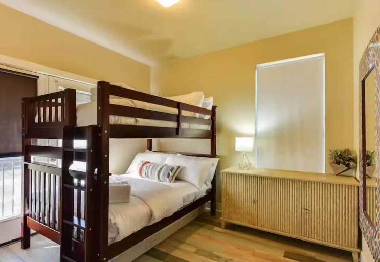 Bedroom 2, Single Malt Manor Downtown Austin, Travis