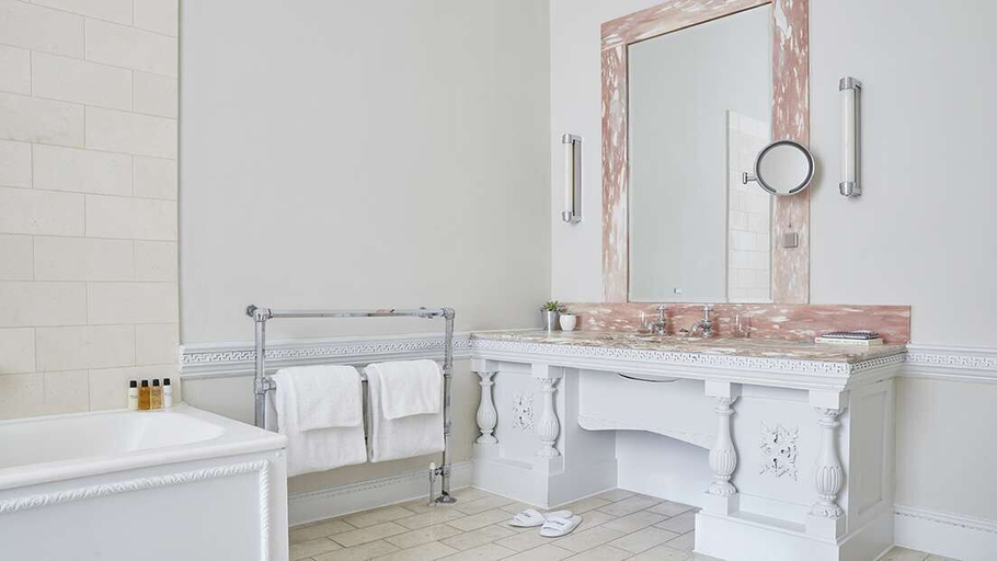 Bathroom 3, Buxted Park Hotel, East Sussex